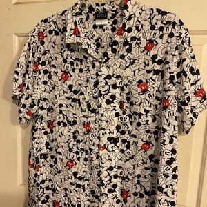NWT DISNEY MICKEY MOUSE XL HAWAIIAN SHIRT BUTTON UP 48X32